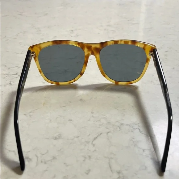 Gucci Tortoise Shell Sunglasses with Black Lenses - Picture 3 of 9